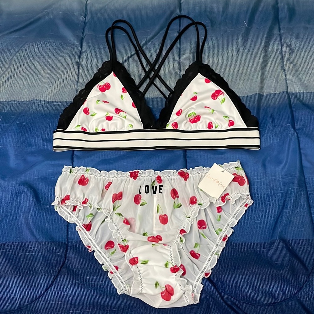VS PINK’s LAUREL & LOVE Large Set
